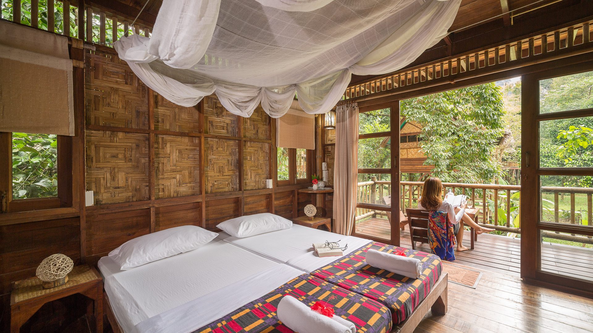 treehouse-accommodation-1920x1080